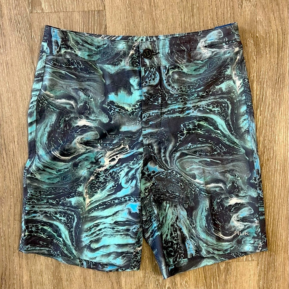 Huk Men's Pursuit Stone Shore Boardshort - Size 30- NWT